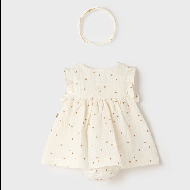 Vestido muselina ECOFRIENDS con diadema recién nacida niña color vainilla. Mayoral